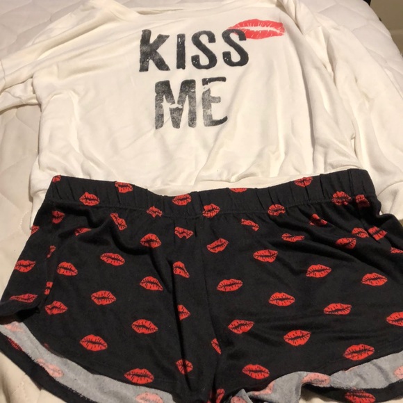 Pjs - Picture 1 of 1